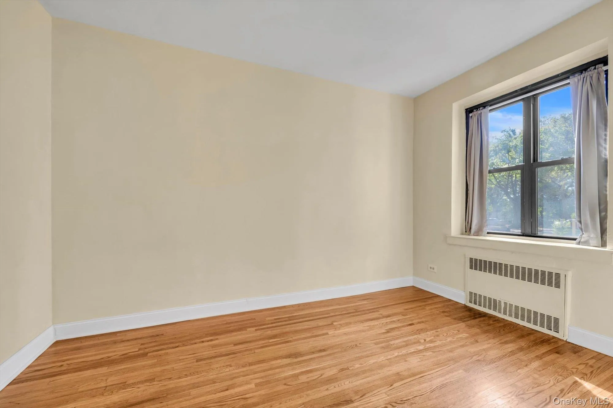 112-25 34 Avenue, New York, NY, 1 Bedroom Bedrooms, 4 Rooms Rooms,1 BathroomBathrooms,Residential,For Rent,34,0,1047071 112-25 34 Avenue, New York, NY, 1 Bedroom Bedrooms, 4 Rooms Rooms,1 BathroomBathrooms,Residential,For Rent,34,0,1047071