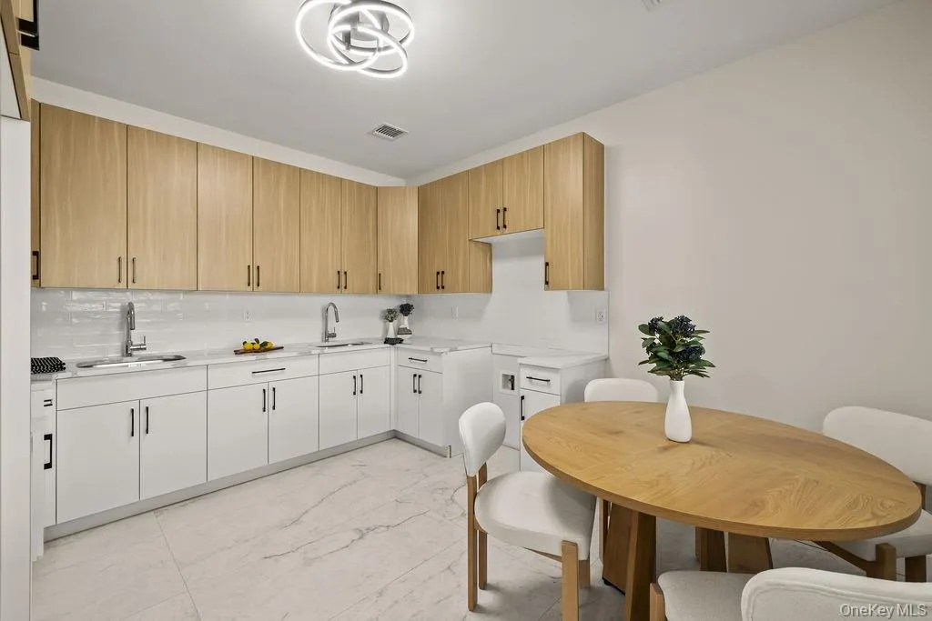 17 Lazer Court, Ramapo, NY, 3 Bedrooms Bedrooms, 5 Rooms Rooms,2 BathroomsBathrooms,Residential,For Rent,Lazer,0,1047077 17 Lazer Court, Ramapo, NY, 3 Bedrooms Bedrooms, 5 Rooms Rooms,2 BathroomsBathrooms,Residential,For Rent,Lazer,0,1047077