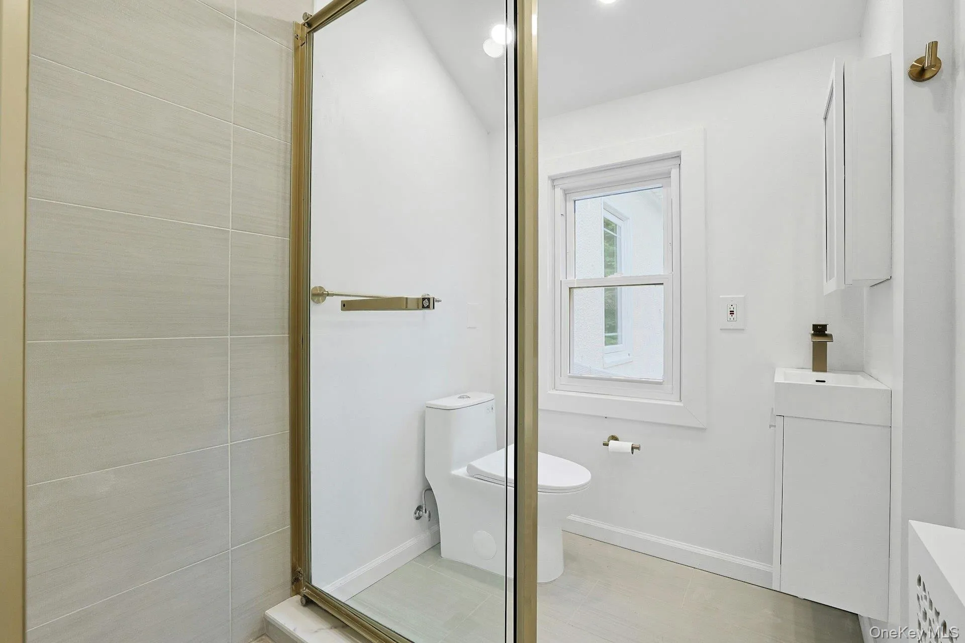 50 Forest Circle, New Rochelle, NY, 6 Bedrooms Bedrooms, 17 Rooms Rooms,4 BathroomsBathrooms,Residential,For Rent,Forest,0,1047078 50 Forest Circle, New Rochelle, NY, 6 Bedrooms Bedrooms, 17 Rooms Rooms,4 BathroomsBathrooms,Residential,For Rent,Forest,0,1047078
