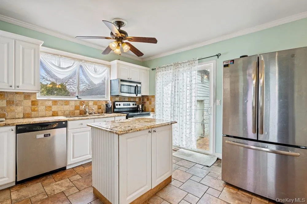 125 3rd Street, Islip, NY, 4 Bedrooms Bedrooms, 7 Rooms Rooms,3 BathroomsBathrooms,Residential,For Rent,3rd,0,1047079 125 3rd Street, Islip, NY, 4 Bedrooms Bedrooms, 7 Rooms Rooms,3 BathroomsBathrooms,Residential,For Rent,3rd,0,1047079