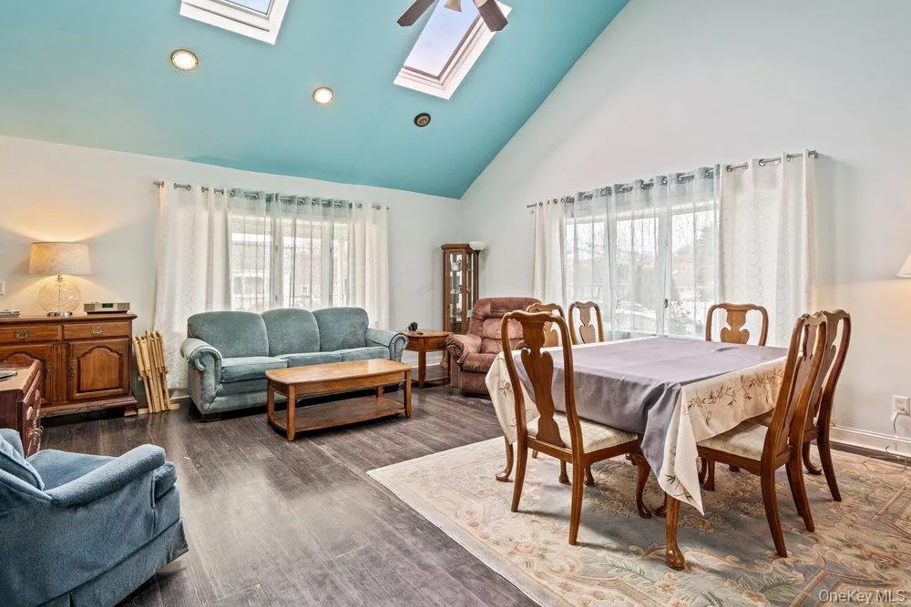 125 3rd Street, Islip, NY, 4 Bedrooms Bedrooms, 7 Rooms Rooms,3 BathroomsBathrooms,Residential,For Rent,3rd,0,1047079 125 3rd Street, Islip, NY, 4 Bedrooms Bedrooms, 7 Rooms Rooms,3 BathroomsBathrooms,Residential,For Rent,3rd,0,1047079
