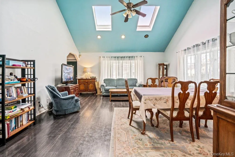 125 3rd Street, Islip, NY, 4 Bedrooms Bedrooms, 7 Rooms Rooms,3 BathroomsBathrooms,Residential,For Rent,3rd,0,1047079 125 3rd Street, Islip, NY, 4 Bedrooms Bedrooms, 7 Rooms Rooms,3 BathroomsBathrooms,Residential,For Rent,3rd,0,1047079