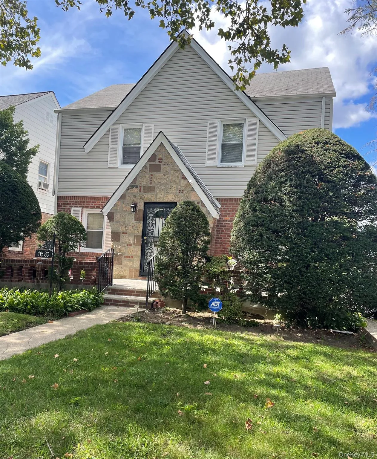 115-80 221st Street, New York, NY, 3 Bedrooms Bedrooms, 6 Rooms Rooms,1 BathroomBathrooms,Residential,For Rent,221st,0,1047083 115-80 221st Street, New York, NY, 3 Bedrooms Bedrooms, 6 Rooms Rooms,1 BathroomBathrooms,Residential,For Rent,221st,0,1047083