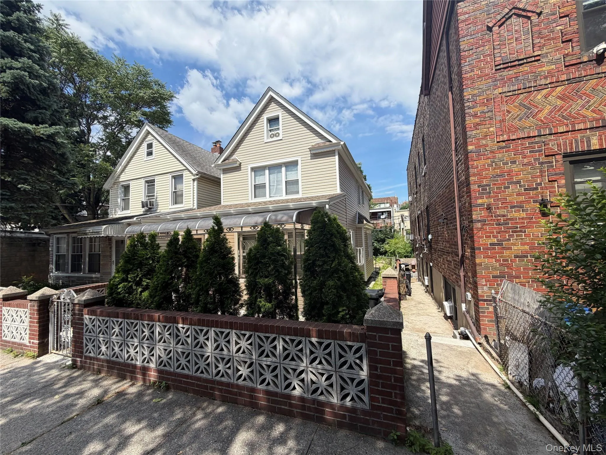 39-68 59th Street, New York, NY, 3 Bedrooms Bedrooms, 8 Rooms Rooms,3 BathroomsBathrooms,Residential,For Rent,59th,0,1047084 39-68 59th Street, New York, NY, 3 Bedrooms Bedrooms, 8 Rooms Rooms,3 BathroomsBathrooms,Residential,For Rent,59th,0,1047084