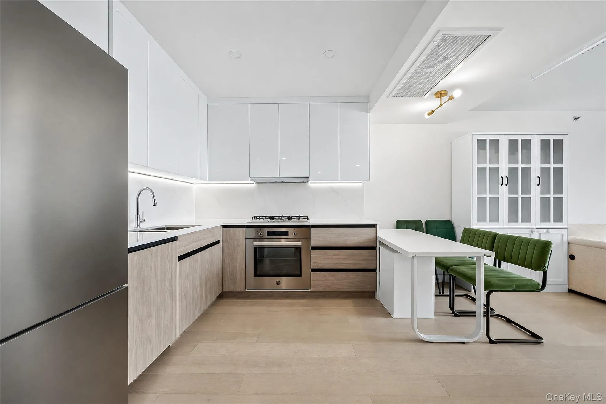 14449 Northern Boulevard, New York, NY, 1 Bedroom Bedrooms, 4 Rooms Rooms,1 BathroomBathrooms,Residential,For Rent,Northern,0,1047085 14449 Northern Boulevard, New York, NY, 1 Bedroom Bedrooms, 4 Rooms Rooms,1 BathroomBathrooms,Residential,For Rent,Northern,0,1047085