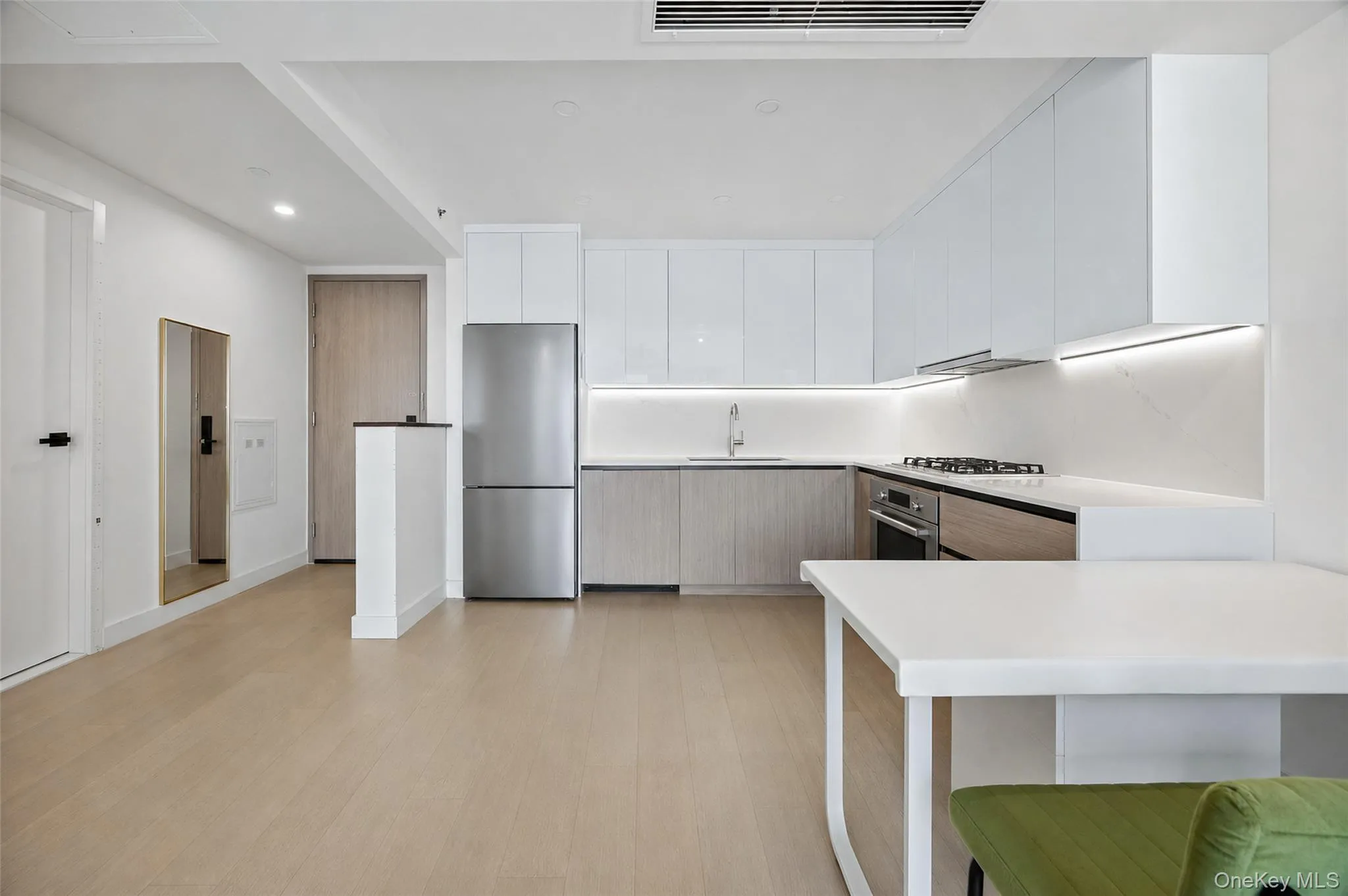 14449 Northern Boulevard, New York, NY, 1 Bedroom Bedrooms, 4 Rooms Rooms,1 BathroomBathrooms,Residential,For Rent,Northern,0,1047085 14449 Northern Boulevard, New York, NY, 1 Bedroom Bedrooms, 4 Rooms Rooms,1 BathroomBathrooms,Residential,For Rent,Northern,0,1047085