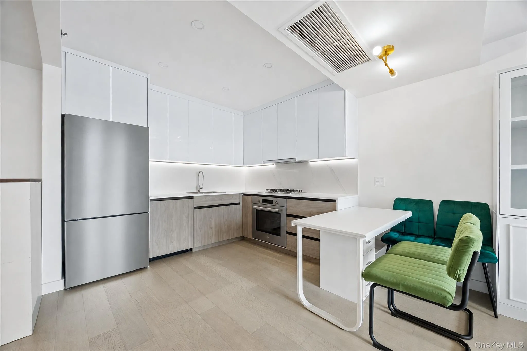 14449 Northern Boulevard, New York, NY, 1 Bedroom Bedrooms, 4 Rooms Rooms,1 BathroomBathrooms,Residential,For Rent,Northern,0,1047085 14449 Northern Boulevard, New York, NY, 1 Bedroom Bedrooms, 4 Rooms Rooms,1 BathroomBathrooms,Residential,For Rent,Northern,0,1047085