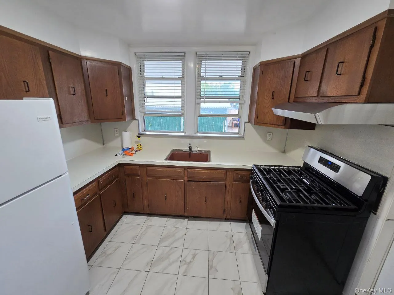 3175 Layton Avenue, New York, NY, 3 Bedrooms Bedrooms, 6 Rooms Rooms,1 BathroomBathrooms,Residential Lease,For Rent,Layton,0,1047088 3175 Layton Avenue, New York, NY, 3 Bedrooms Bedrooms, 6 Rooms Rooms,1 BathroomBathrooms,Residential Lease,For Rent,Layton,0,1047088