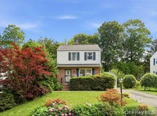 30 Greenvale Circle, Greenburgh, NY, 2 Bedrooms Bedrooms, 7 Rooms Rooms,2 BathroomsBathrooms,Residential,For Rent,Greenvale,0,1047089 30 Greenvale Circle, Greenburgh, NY, 2 Bedrooms Bedrooms, 7 Rooms Rooms,2 BathroomsBathrooms,Residential,For Rent,Greenvale,0,1047089