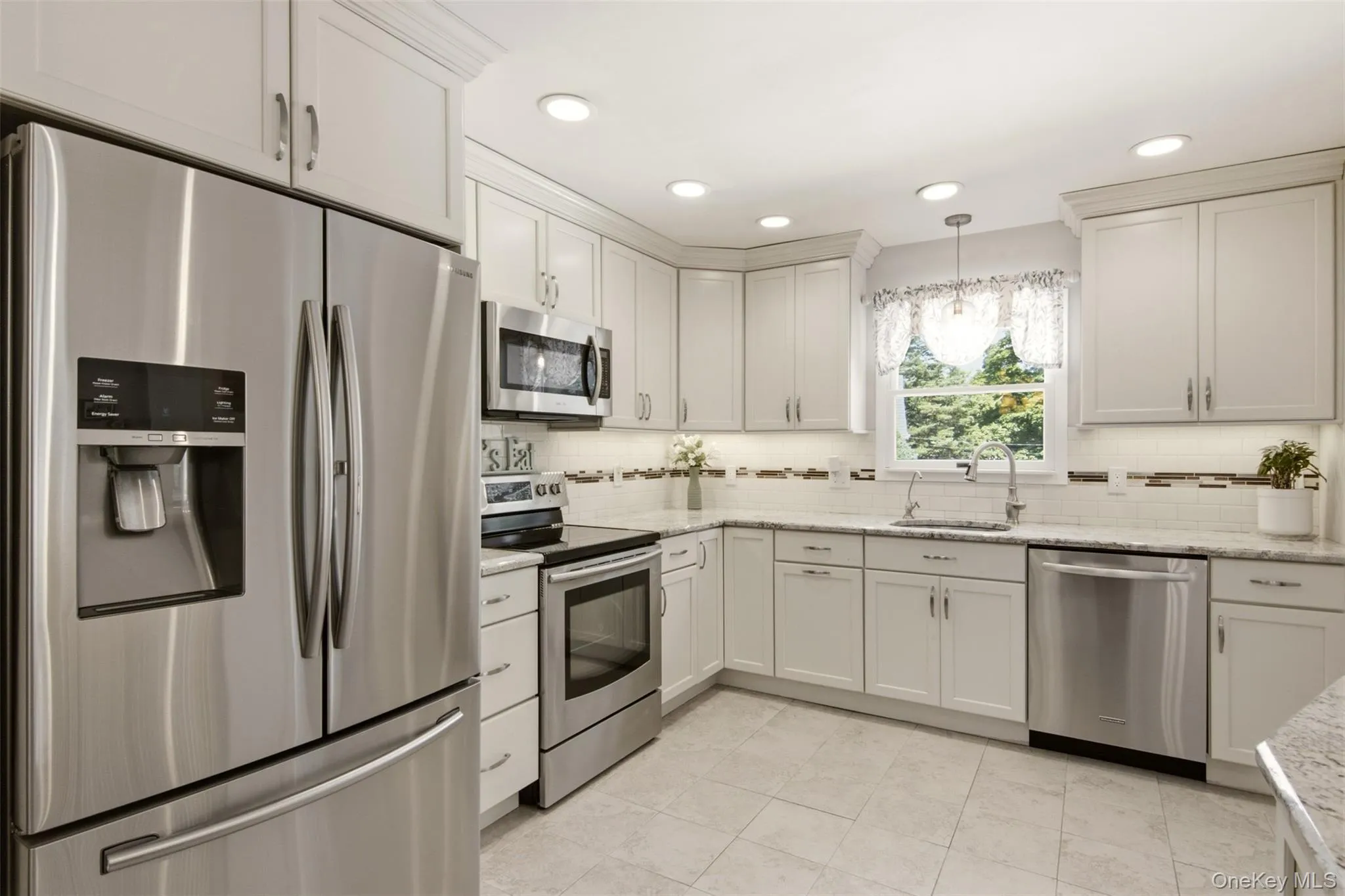 224 Holbrook Avenue, Brookhaven, NY, 6 Bedrooms Bedrooms, 12 Rooms Rooms,3 BathroomsBathrooms,Residential,For Rent,Holbrook,0,1047093 224 Holbrook Avenue, Brookhaven, NY, 6 Bedrooms Bedrooms, 12 Rooms Rooms,3 BathroomsBathrooms,Residential,For Rent,Holbrook,0,1047093