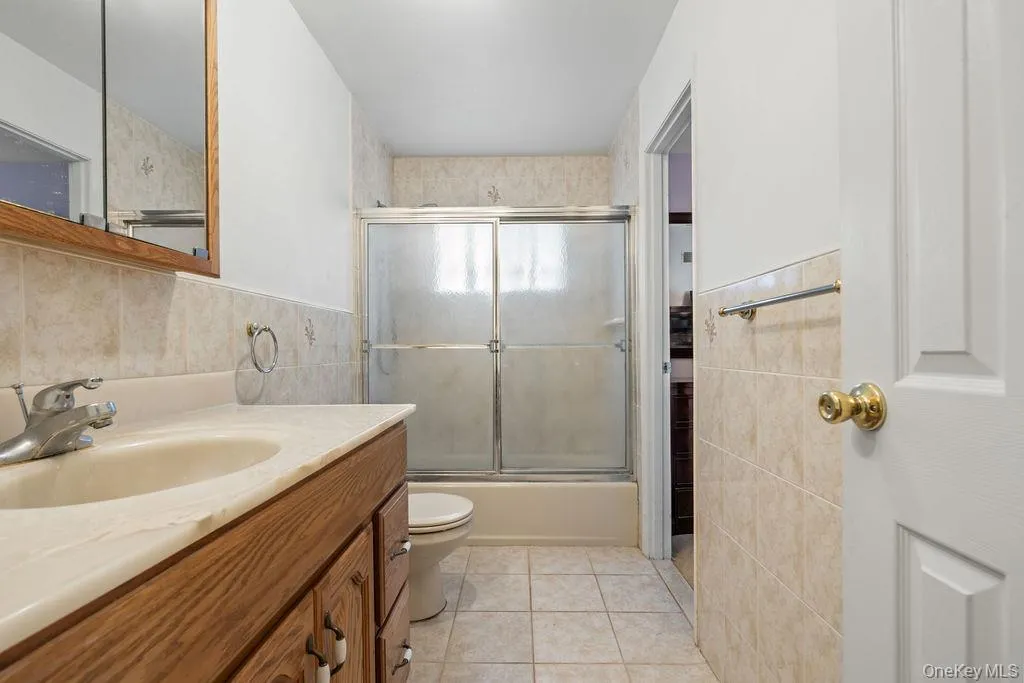8 Madeline Terrace, Ramapo, NY, 3 Bedrooms Bedrooms, 8 Rooms Rooms,2 BathroomsBathrooms,Residential,For Rent,Madeline,0,1047099 8 Madeline Terrace, Ramapo, NY, 3 Bedrooms Bedrooms, 8 Rooms Rooms,2 BathroomsBathrooms,Residential,For Rent,Madeline,0,1047099