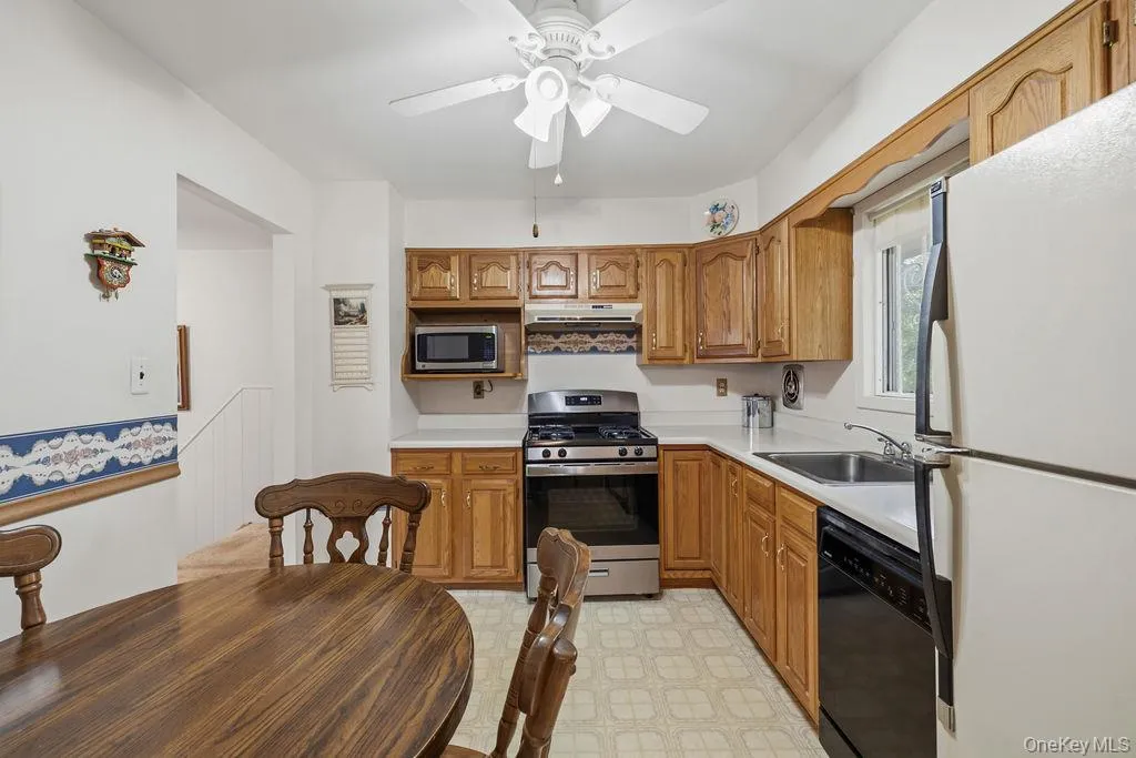 8 Madeline Terrace, Ramapo, NY, 3 Bedrooms Bedrooms, 8 Rooms Rooms,2 BathroomsBathrooms,Residential,For Rent,Madeline,0,1047099 8 Madeline Terrace, Ramapo, NY, 3 Bedrooms Bedrooms, 8 Rooms Rooms,2 BathroomsBathrooms,Residential,For Rent,Madeline,0,1047099