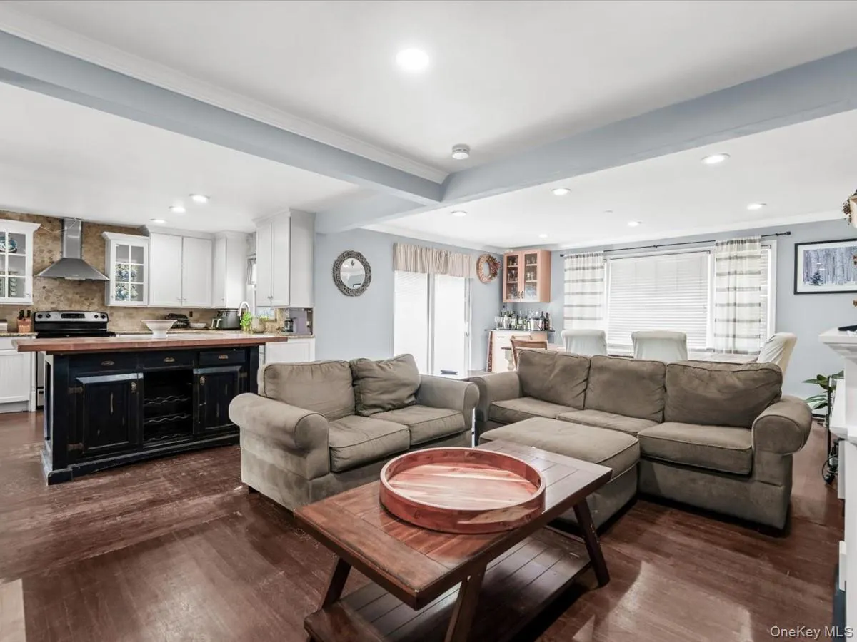 1262 Barberry Road, Hempstead, NY, 3 Bedrooms Bedrooms, 6 Rooms Rooms,2 BathroomsBathrooms,Residential,For Rent,Barberry,0,1047102 1262 Barberry Road, Hempstead, NY, 3 Bedrooms Bedrooms, 6 Rooms Rooms,2 BathroomsBathrooms,Residential,For Rent,Barberry,0,1047102