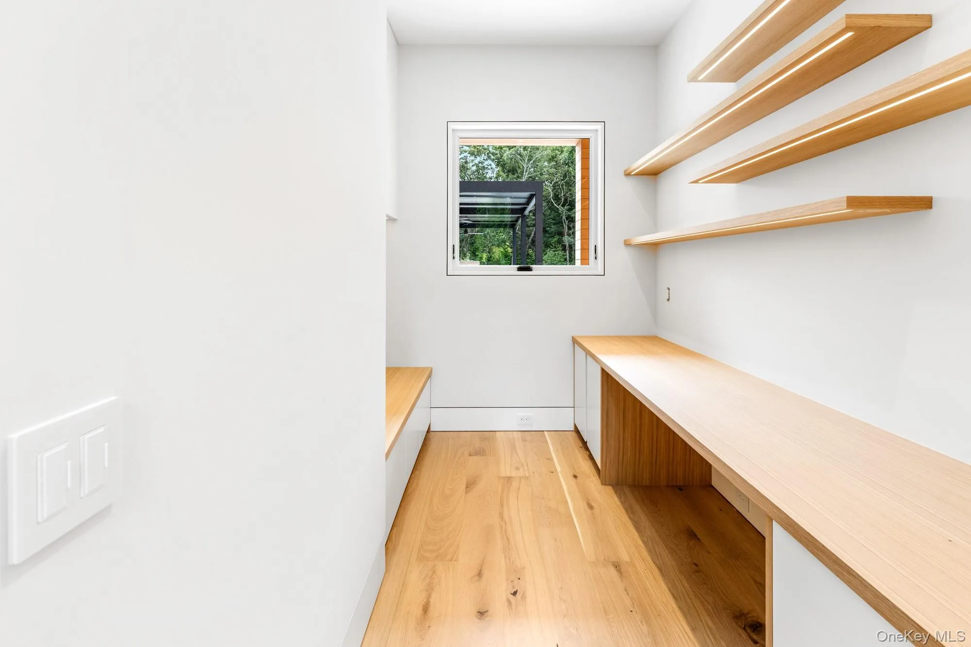 147 Old House Landing, East Hampton, NY, 6 Bedrooms Bedrooms, 18 Rooms Rooms,6 BathroomsBathrooms,Residential,For Rent,Old House Landing,0,1047103 147 Old House Landing, East Hampton, NY, 6 Bedrooms Bedrooms, 18 Rooms Rooms,6 BathroomsBathrooms,Residential,For Rent,Old House Landing,0,1047103