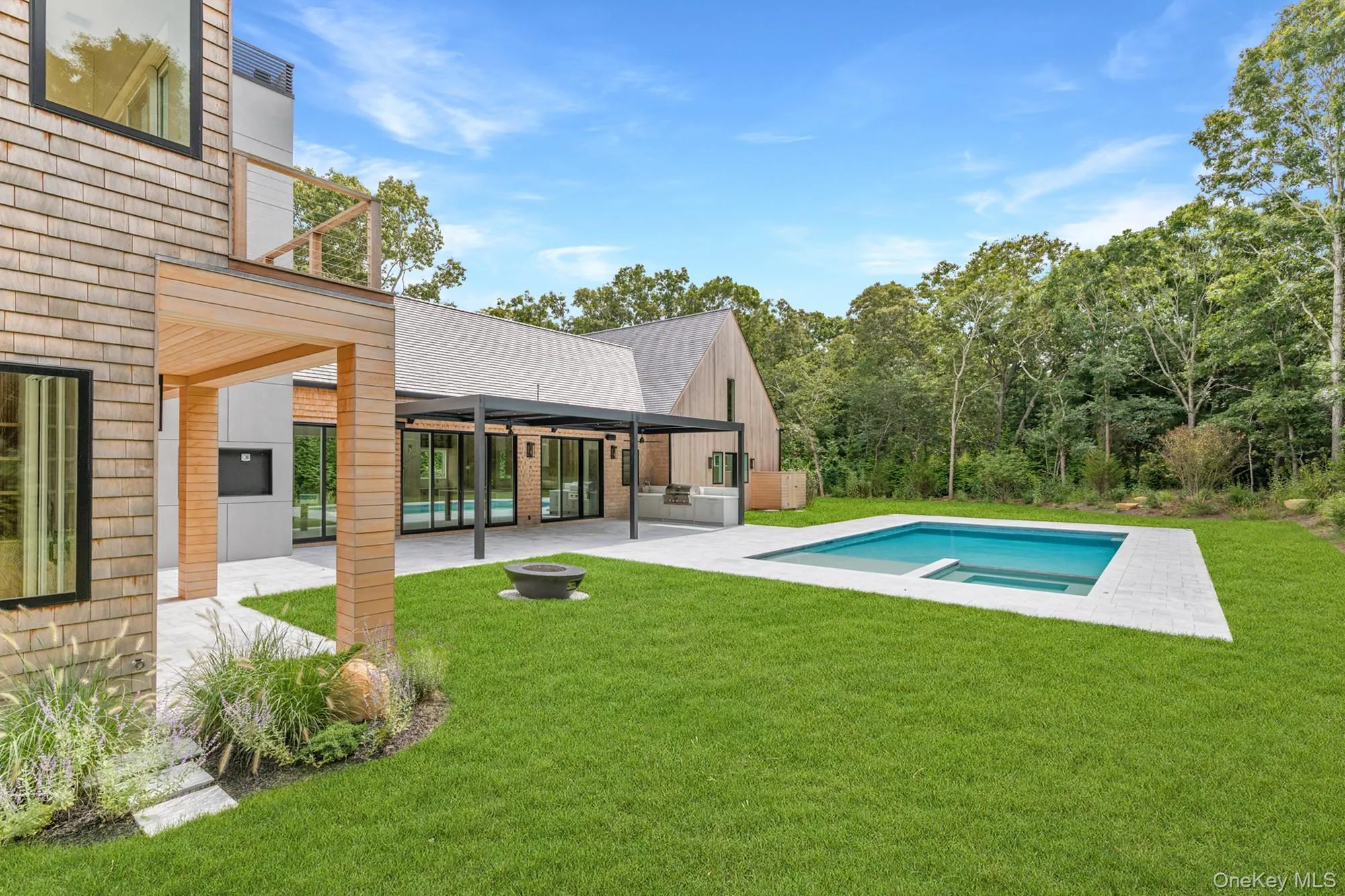 147 Old House Landing, East Hampton, New York 11937