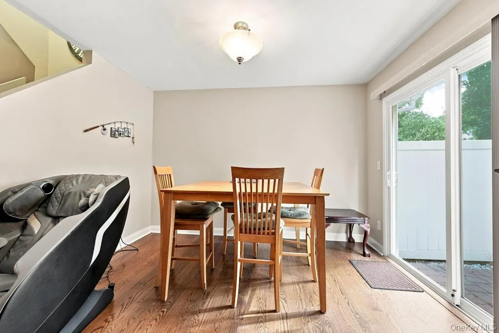 90 Mulberry Common, Riverhead, NY, 2 Bedrooms Bedrooms, 5 Rooms Rooms,1 BathroomBathrooms,Residential,For Rent,Mulberry,0,1047107 90 Mulberry Common, Riverhead, NY, 2 Bedrooms Bedrooms, 5 Rooms Rooms,1 BathroomBathrooms,Residential,For Rent,Mulberry,0,1047107