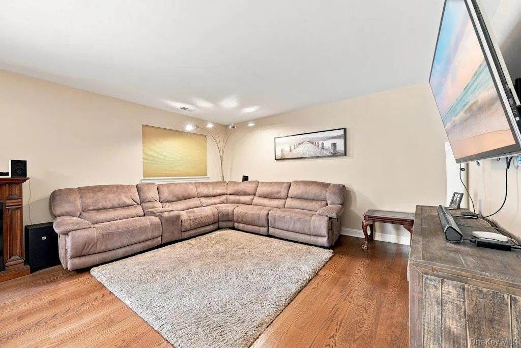 90 Mulberry Common, Riverhead, NY, 2 Bedrooms Bedrooms, 5 Rooms Rooms,1 BathroomBathrooms,Residential,For Rent,Mulberry,0,1047107 90 Mulberry Common, Riverhead, NY, 2 Bedrooms Bedrooms, 5 Rooms Rooms,1 BathroomBathrooms,Residential,For Rent,Mulberry,0,1047107