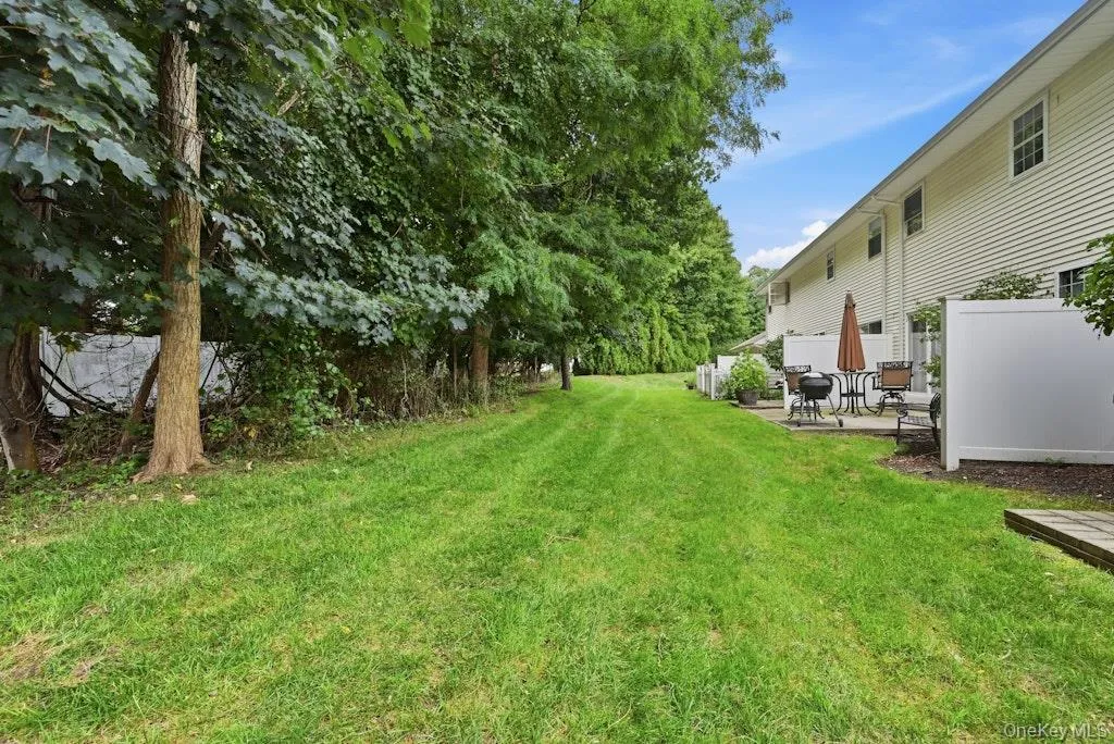 90 Mulberry Common, Riverhead, NY, 2 Bedrooms Bedrooms, 5 Rooms Rooms,1 BathroomBathrooms,Residential,For Rent,Mulberry,0,1047107 90 Mulberry Common, Riverhead, NY, 2 Bedrooms Bedrooms, 5 Rooms Rooms,1 BathroomBathrooms,Residential,For Rent,Mulberry,0,1047107