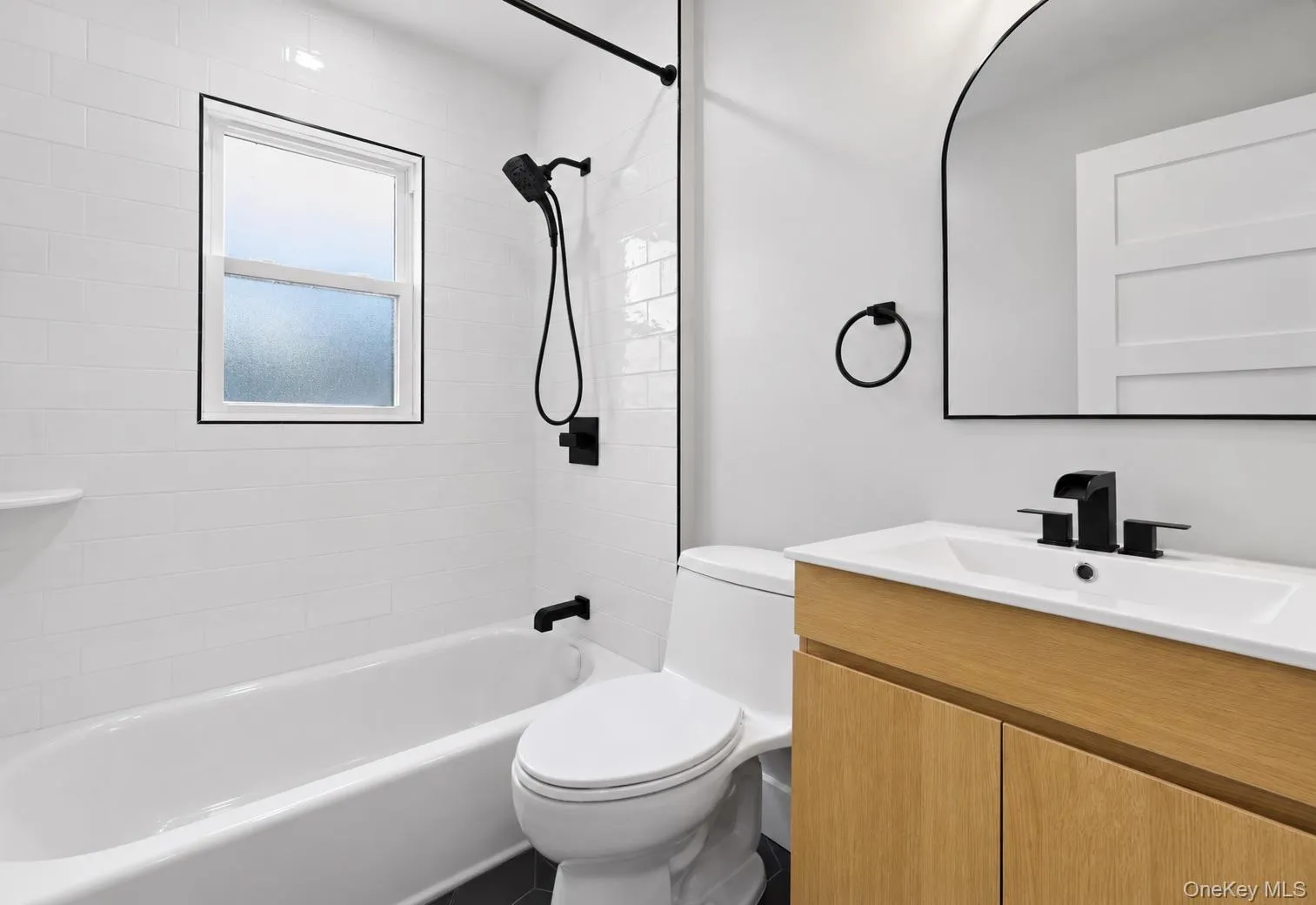 55 Alhambra Road, Oyster Bay, NY, 4 Bedrooms Bedrooms, 6 Rooms Rooms,2 BathroomsBathrooms,Residential Lease,For Rent,Alhambra,0,1047114 55 Alhambra Road, Oyster Bay, NY, 4 Bedrooms Bedrooms, 6 Rooms Rooms,2 BathroomsBathrooms,Residential Lease,For Rent,Alhambra,0,1047114