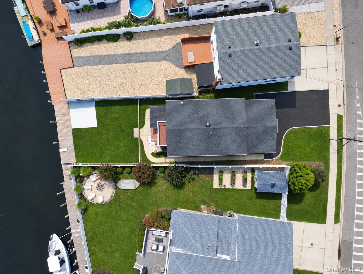 55 Alhambra Road, Oyster Bay, NY, 4 Bedrooms Bedrooms, 6 Rooms Rooms,2 BathroomsBathrooms,Residential Lease,For Rent,Alhambra,0,1047114 55 Alhambra Road, Oyster Bay, NY, 4 Bedrooms Bedrooms, 6 Rooms Rooms,2 BathroomsBathrooms,Residential Lease,For Rent,Alhambra,0,1047114