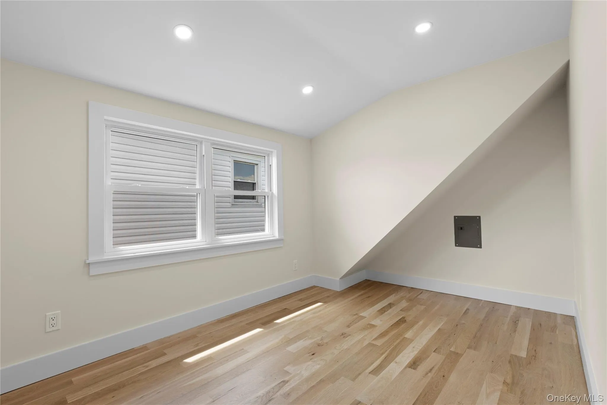 55 Alhambra Road, Oyster Bay, NY, 4 Bedrooms Bedrooms, 6 Rooms Rooms,2 BathroomsBathrooms,Residential Lease,For Rent,Alhambra,0,1047114 55 Alhambra Road, Oyster Bay, NY, 4 Bedrooms Bedrooms, 6 Rooms Rooms,2 BathroomsBathrooms,Residential Lease,For Rent,Alhambra,0,1047114