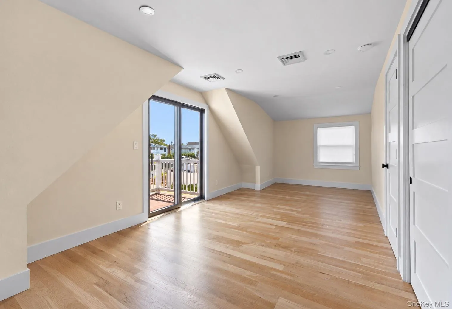 55 Alhambra Road, Oyster Bay, NY, 4 Bedrooms Bedrooms, 6 Rooms Rooms,2 BathroomsBathrooms,Residential Lease,For Rent,Alhambra,0,1047114 55 Alhambra Road, Oyster Bay, NY, 4 Bedrooms Bedrooms, 6 Rooms Rooms,2 BathroomsBathrooms,Residential Lease,For Rent,Alhambra,0,1047114