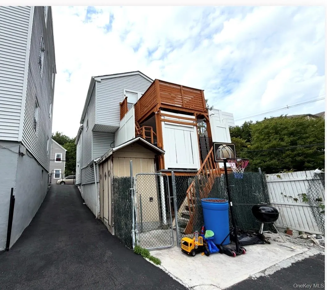 8 Ritters Lane, Yonkers, NY, 2 Bedrooms Bedrooms, 5 Rooms Rooms,2 BathroomsBathrooms,Residential,For Rent,Ritters,0,1047120 8 Ritters Lane, Yonkers, NY, 2 Bedrooms Bedrooms, 5 Rooms Rooms,2 BathroomsBathrooms,Residential,For Rent,Ritters,0,1047120