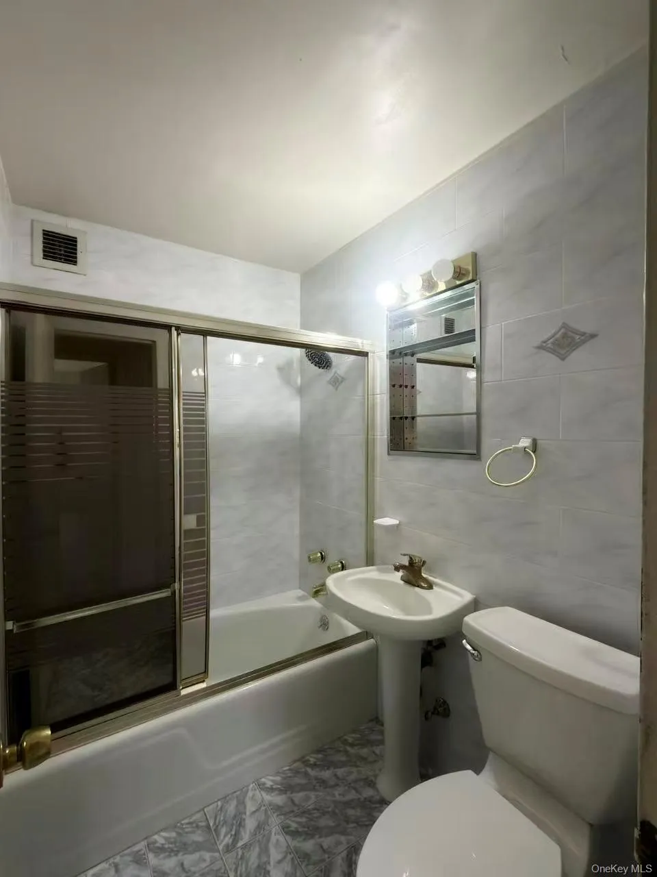 138-10 Franklin Avenue, New York, NY, 3 Bedrooms Bedrooms, 7 Rooms Rooms,2 BathroomsBathrooms,Residential,For Rent,Franklin,0,1047123 138-10 Franklin Avenue, New York, NY, 3 Bedrooms Bedrooms, 7 Rooms Rooms,2 BathroomsBathrooms,Residential,For Rent,Franklin,0,1047123