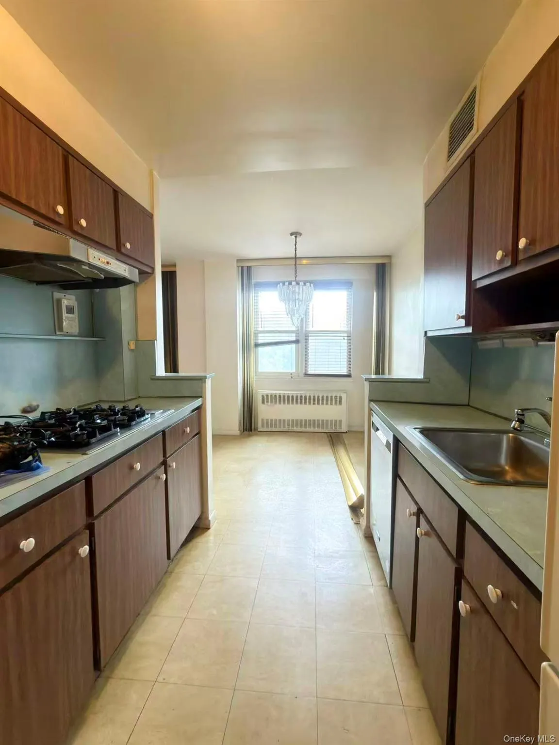 138-10 Franklin Avenue, New York, NY, 3 Bedrooms Bedrooms, 7 Rooms Rooms,2 BathroomsBathrooms,Residential,For Rent,Franklin,0,1047123 138-10 Franklin Avenue, New York, NY, 3 Bedrooms Bedrooms, 7 Rooms Rooms,2 BathroomsBathrooms,Residential,For Rent,Franklin,0,1047123