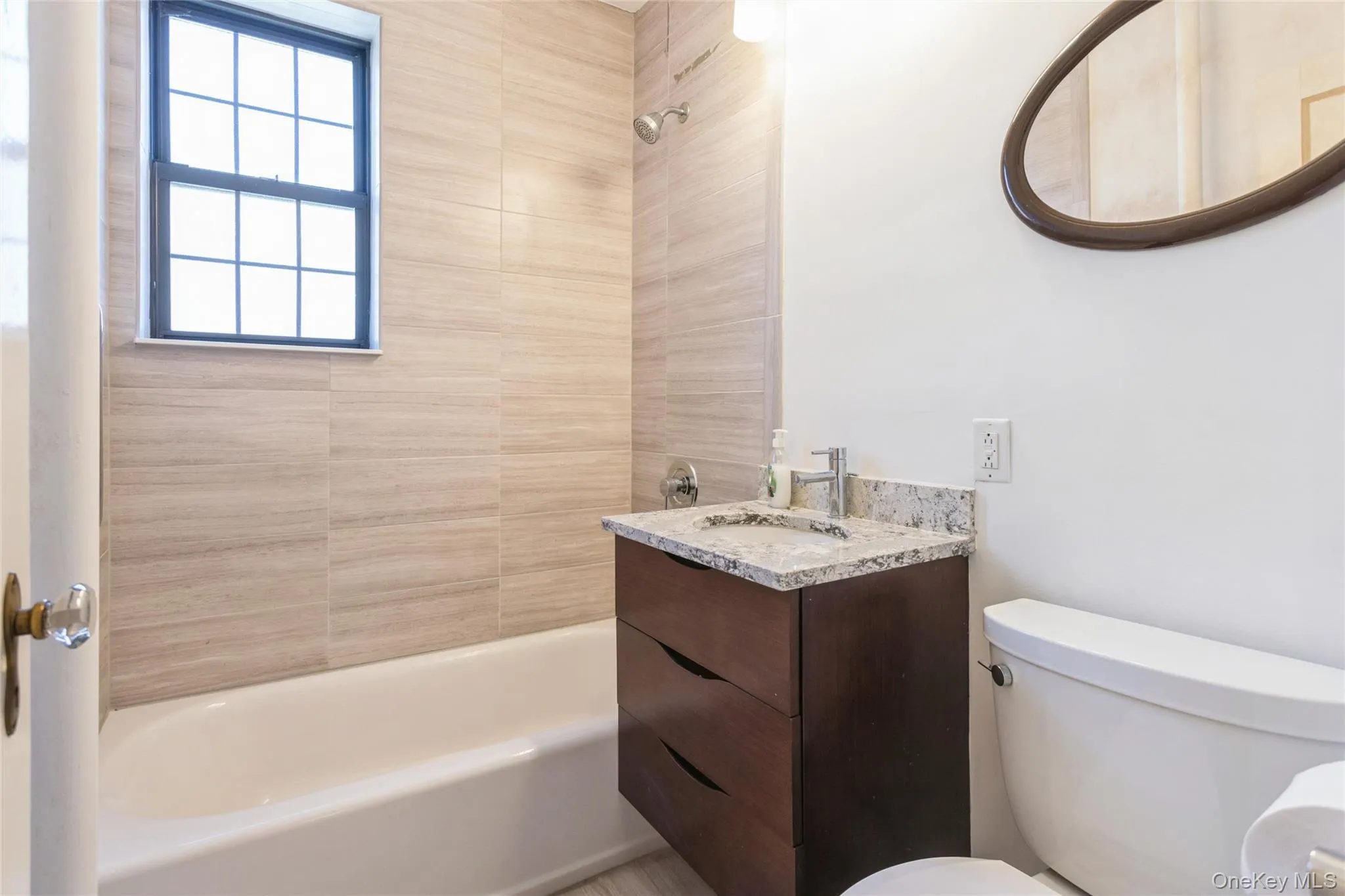 68-36 Burns Street, New York, NY, 2 Bedrooms Bedrooms, 4 Rooms Rooms,1 BathroomBathrooms,Residential,For Rent,Burns,0,1047127 68-36 Burns Street, New York, NY, 2 Bedrooms Bedrooms, 4 Rooms Rooms,1 BathroomBathrooms,Residential,For Rent,Burns,0,1047127