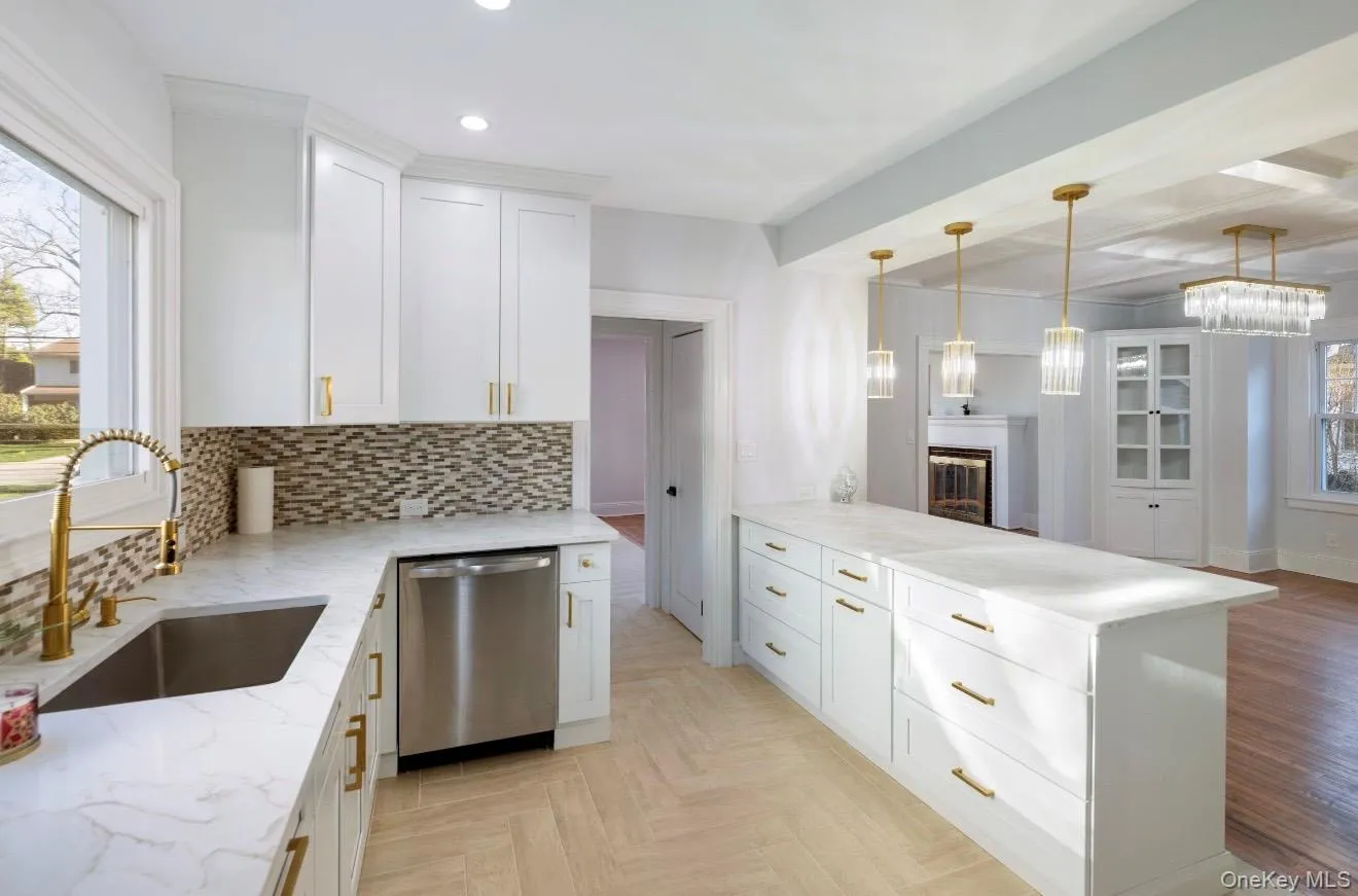 120 Lena Avenue, Hempstead, NY, 6 Bedrooms Bedrooms, 8 Rooms Rooms,2 BathroomsBathrooms,Residential,For Rent,Lena,0,1047130 120 Lena Avenue, Hempstead, NY, 6 Bedrooms Bedrooms, 8 Rooms Rooms,2 BathroomsBathrooms,Residential,For Rent,Lena,0,1047130