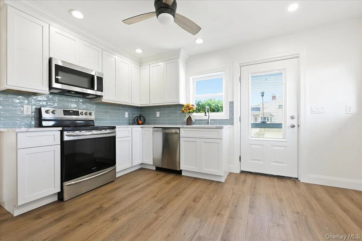 6 Stonecutter Road, Hempstead, NY, 3 Bedrooms Bedrooms, 8 Rooms Rooms,2 BathroomsBathrooms,Residential,For Rent,Stonecutter,0,1047134 6 Stonecutter Road, Hempstead, NY, 3 Bedrooms Bedrooms, 8 Rooms Rooms,2 BathroomsBathrooms,Residential,For Rent,Stonecutter,0,1047134
