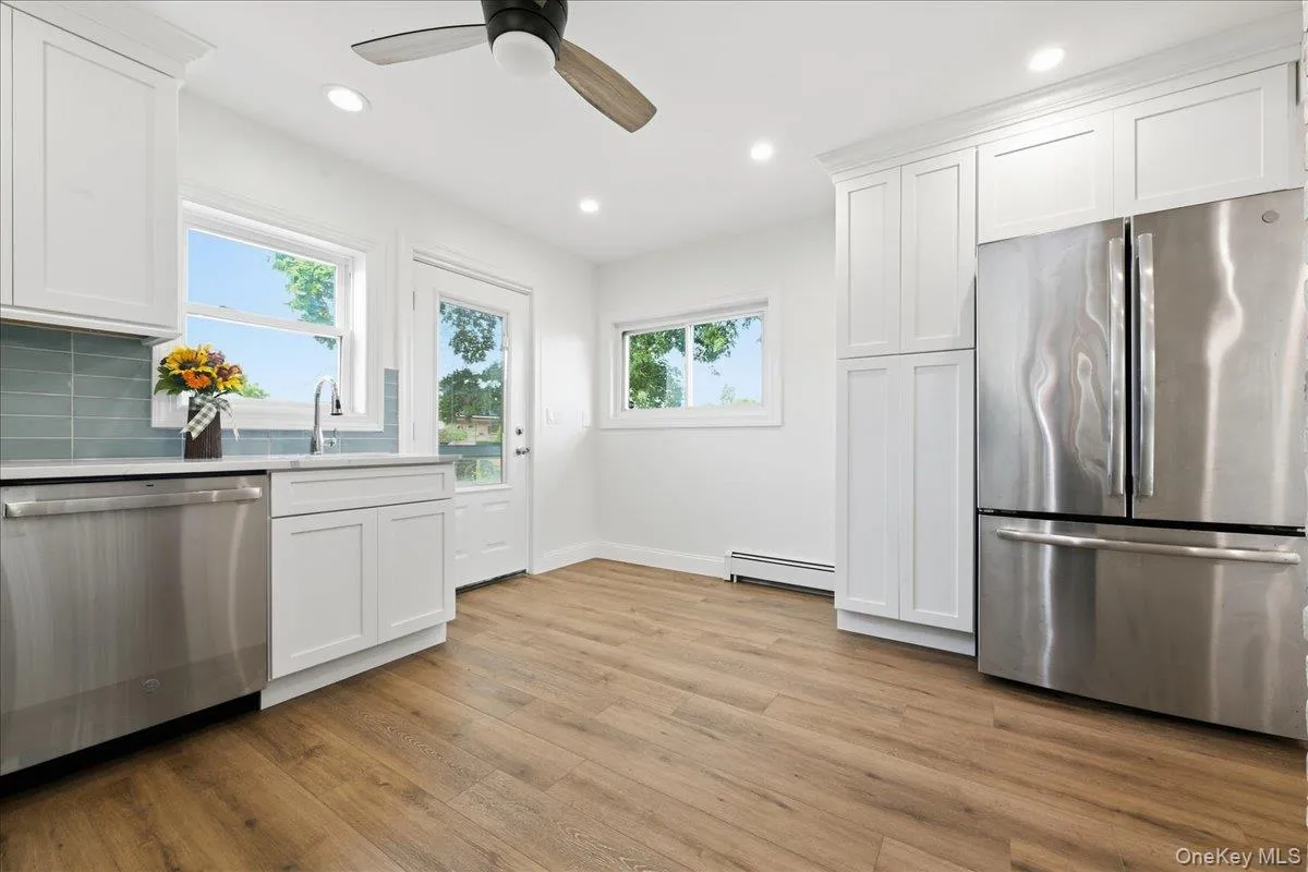 6 Stonecutter Road, Hempstead, NY, 3 Bedrooms Bedrooms, 8 Rooms Rooms,2 BathroomsBathrooms,Residential,For Rent,Stonecutter,0,1047134 6 Stonecutter Road, Hempstead, NY, 3 Bedrooms Bedrooms, 8 Rooms Rooms,2 BathroomsBathrooms,Residential,For Rent,Stonecutter,0,1047134