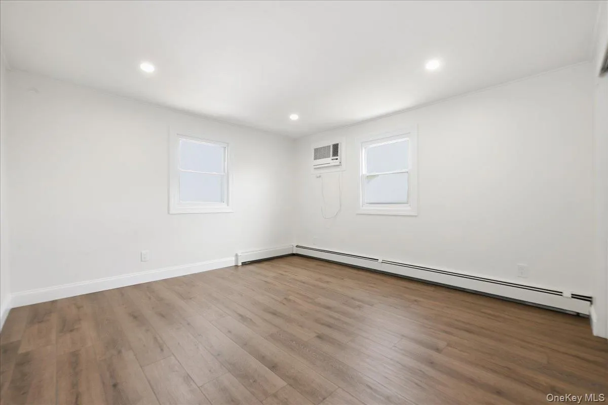 6 Stonecutter Road, Hempstead, NY, 3 Bedrooms Bedrooms, 8 Rooms Rooms,2 BathroomsBathrooms,Residential,For Rent,Stonecutter,0,1047134 6 Stonecutter Road, Hempstead, NY, 3 Bedrooms Bedrooms, 8 Rooms Rooms,2 BathroomsBathrooms,Residential,For Rent,Stonecutter,0,1047134