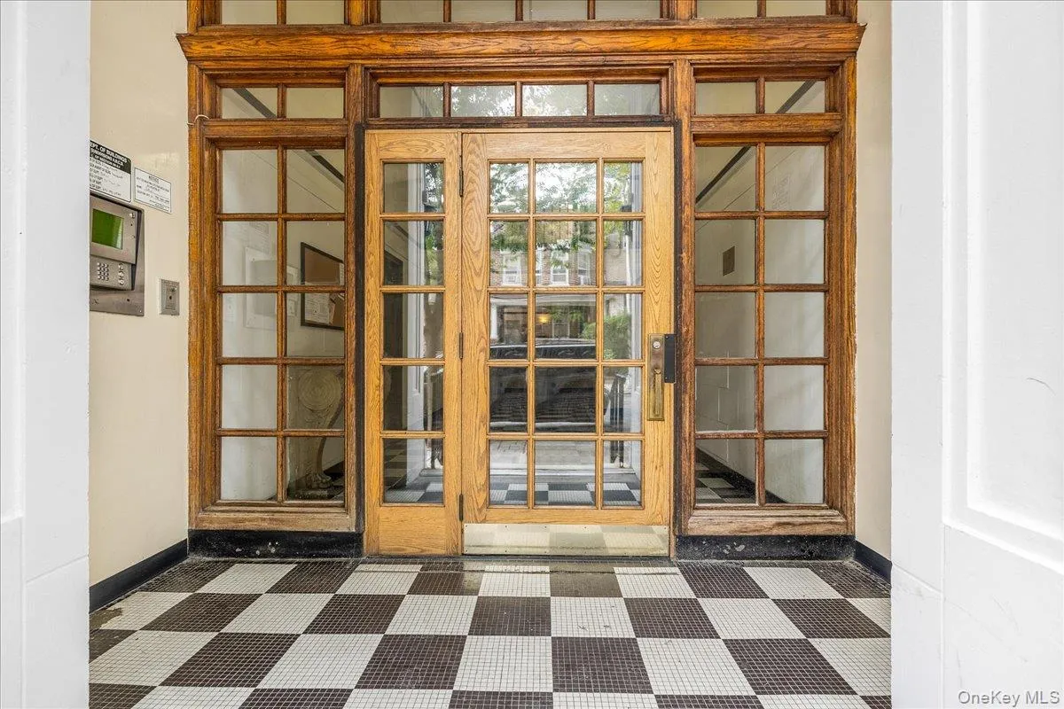 181 73rd Street, New York, NY, 1 Bedroom Bedrooms, 4 Rooms Rooms,1 BathroomBathrooms,Residential,For Rent,73rd,0,1047135 181 73rd Street, New York, NY, 1 Bedroom Bedrooms, 4 Rooms Rooms,1 BathroomBathrooms,Residential,For Rent,73rd,0,1047135