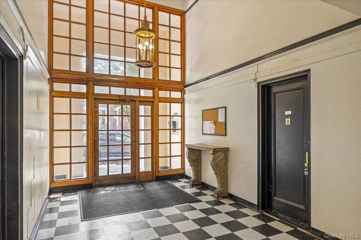 181 73rd Street, New York, NY, 1 Bedroom Bedrooms, 4 Rooms Rooms,1 BathroomBathrooms,Residential,For Rent,73rd,0,1047135 181 73rd Street, New York, NY, 1 Bedroom Bedrooms, 4 Rooms Rooms,1 BathroomBathrooms,Residential,For Rent,73rd,0,1047135