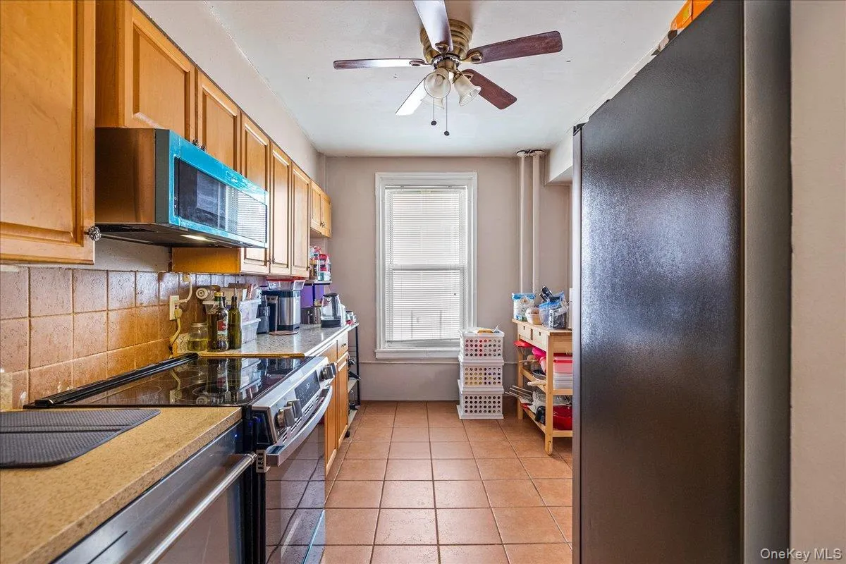 181 73rd Street, New York, NY, 1 Bedroom Bedrooms, 4 Rooms Rooms,1 BathroomBathrooms,Residential,For Rent,73rd,0,1047135 181 73rd Street, New York, NY, 1 Bedroom Bedrooms, 4 Rooms Rooms,1 BathroomBathrooms,Residential,For Rent,73rd,0,1047135