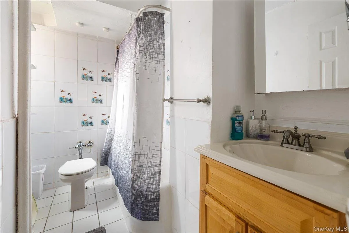 181 73rd Street, New York, NY, 1 Bedroom Bedrooms, 4 Rooms Rooms,1 BathroomBathrooms,Residential,For Rent,73rd,0,1047135 181 73rd Street, New York, NY, 1 Bedroom Bedrooms, 4 Rooms Rooms,1 BathroomBathrooms,Residential,For Rent,73rd,0,1047135