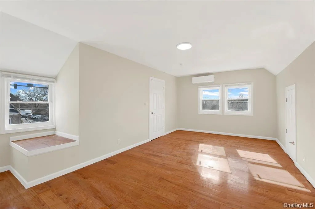 14571 157th Street, New York, NY, 6 Bedrooms Bedrooms, 6 Rooms Rooms,2 BathroomsBathrooms,Residential Lease,For Rent,Street,0,1047138 14571 157th Street, New York, NY, 6 Bedrooms Bedrooms, 6 Rooms Rooms,2 BathroomsBathrooms,Residential Lease,For Rent,Street,0,1047138