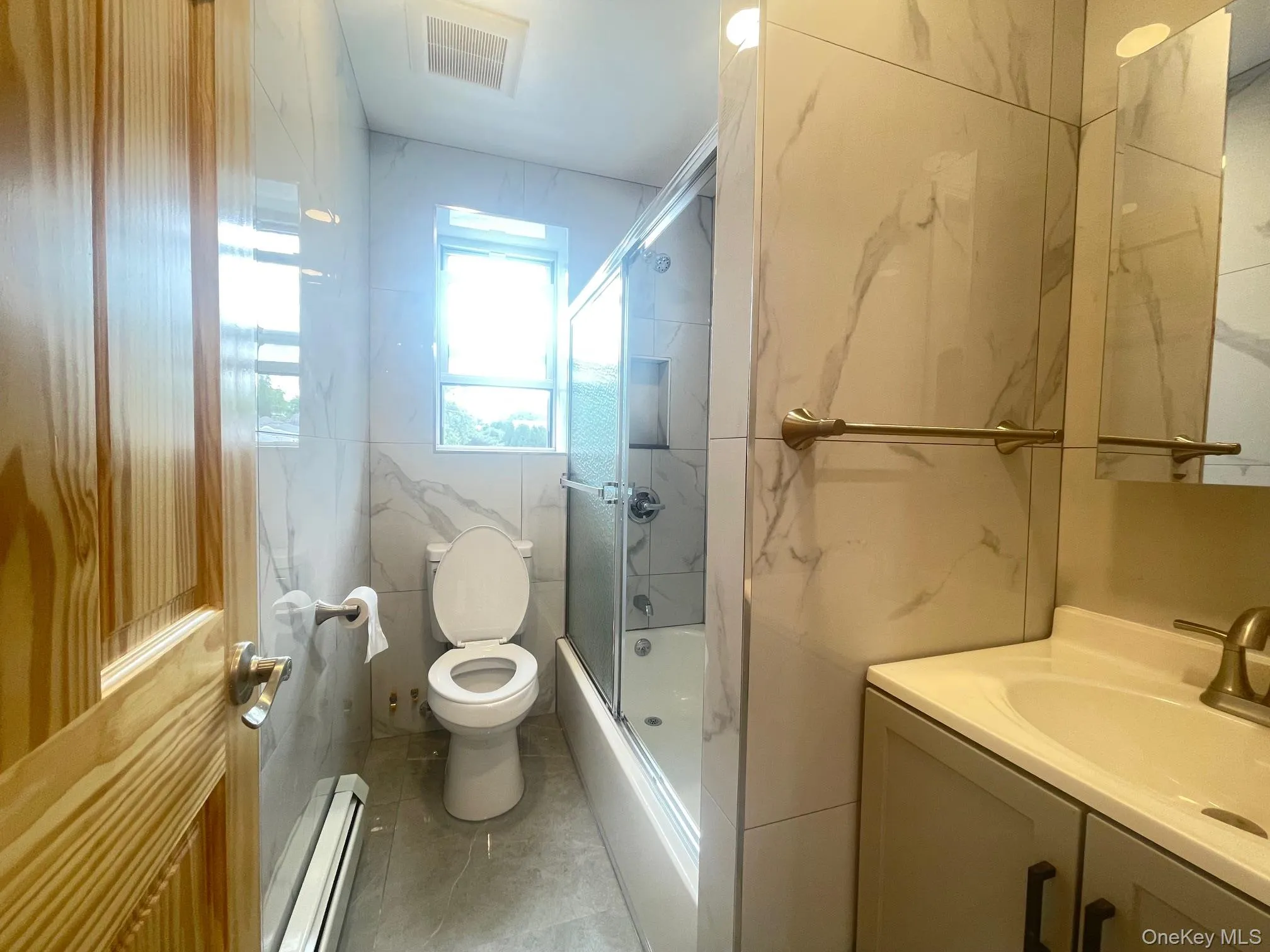 1006 Jericho Turnpike, Hempstead, NY, 1 Bedroom Bedrooms, 3 Rooms Rooms,1 BathroomBathrooms,Residential Lease,For Rent,Jericho,0,1047140 1006 Jericho Turnpike, Hempstead, NY, 1 Bedroom Bedrooms, 3 Rooms Rooms,1 BathroomBathrooms,Residential Lease,For Rent,Jericho,0,1047140