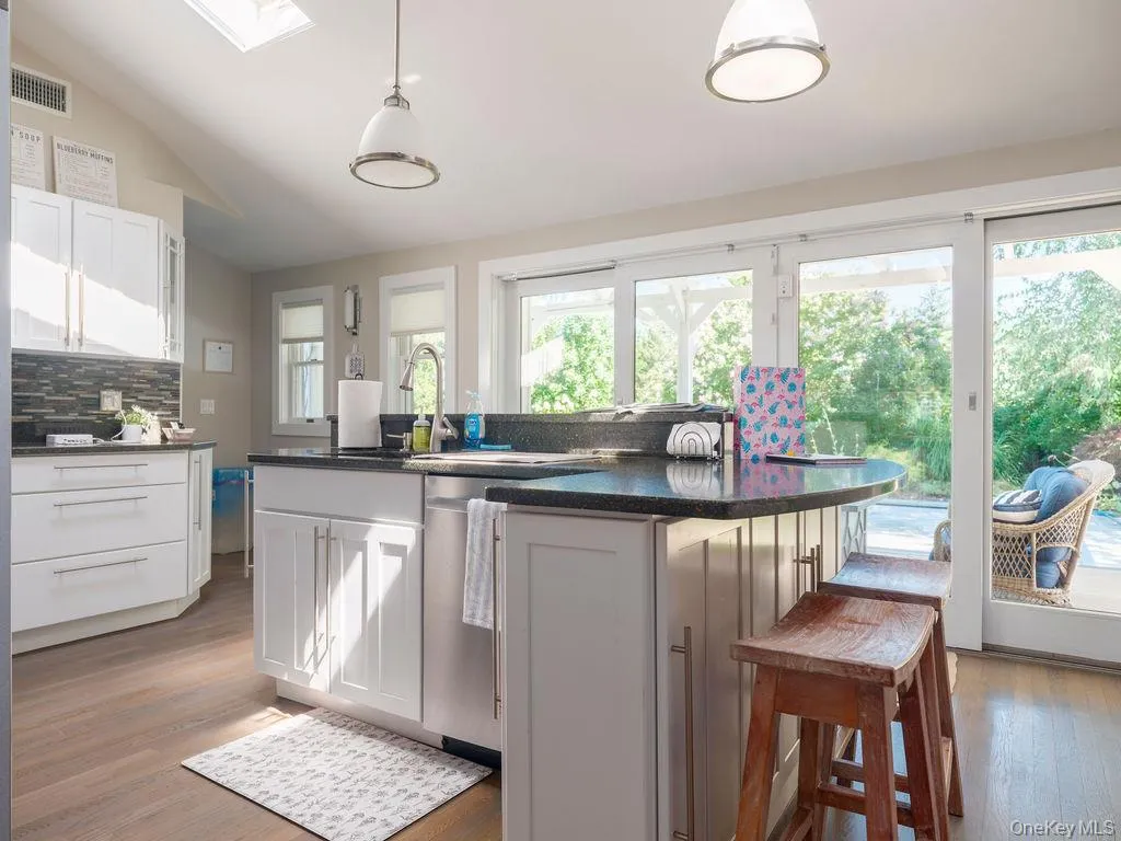 2080 Elijahs Lane, Southold, NY, 4 Bedrooms Bedrooms, 8 Rooms Rooms,3 BathroomsBathrooms,Residential,For Rent,Elijahs,0,1047144 2080 Elijahs Lane, Southold, NY, 4 Bedrooms Bedrooms, 8 Rooms Rooms,3 BathroomsBathrooms,Residential,For Rent,Elijahs,0,1047144