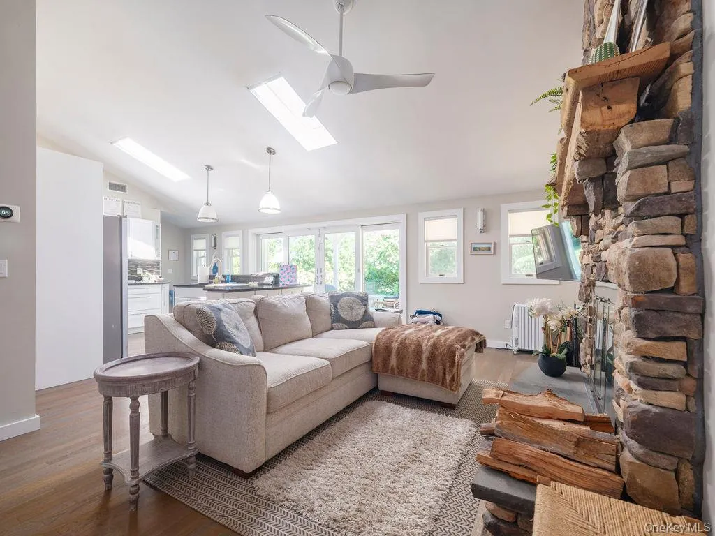 2080 Elijahs Lane, Southold, NY, 4 Bedrooms Bedrooms, 8 Rooms Rooms,3 BathroomsBathrooms,Residential,For Rent,Elijahs,0,1047144 2080 Elijahs Lane, Southold, NY, 4 Bedrooms Bedrooms, 8 Rooms Rooms,3 BathroomsBathrooms,Residential,For Rent,Elijahs,0,1047144