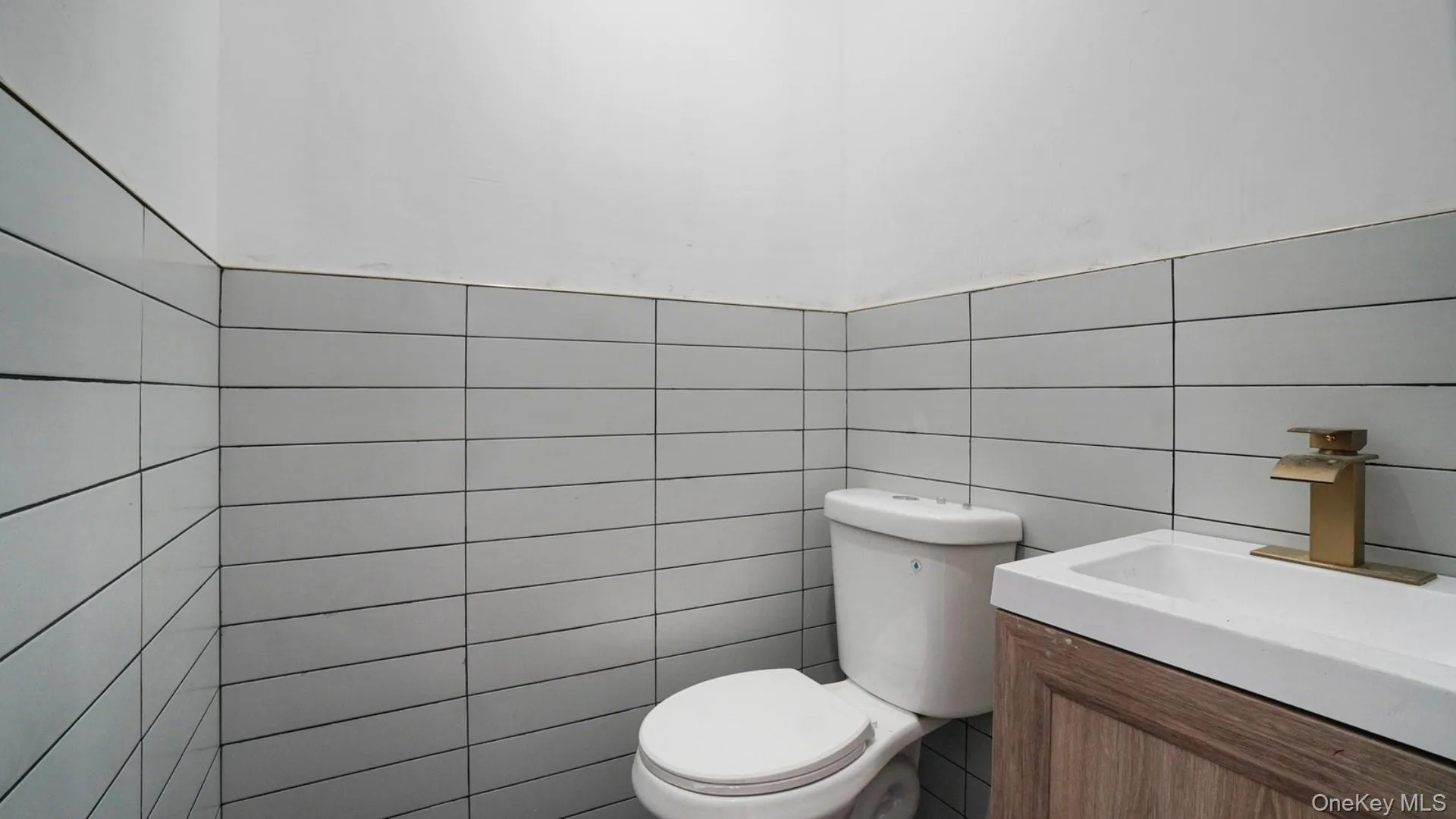 219 238th Street, New York, NY, 5 Bedrooms Bedrooms, 8 Rooms Rooms,2 BathroomsBathrooms,Residential,For Rent,238th,0,1047147 219 238th Street, New York, NY, 5 Bedrooms Bedrooms, 8 Rooms Rooms,2 BathroomsBathrooms,Residential,For Rent,238th,0,1047147