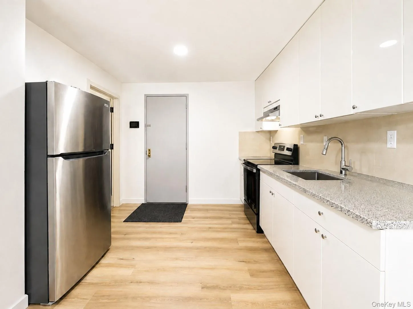 7040 45 Avenue, New York, NY, 2 Bedrooms Bedrooms, 3 Rooms Rooms,2 BathroomsBathrooms,Residential,For Rent,45,0,1047148 7040 45 Avenue, New York, NY, 2 Bedrooms Bedrooms, 3 Rooms Rooms,2 BathroomsBathrooms,Residential,For Rent,45,0,1047148