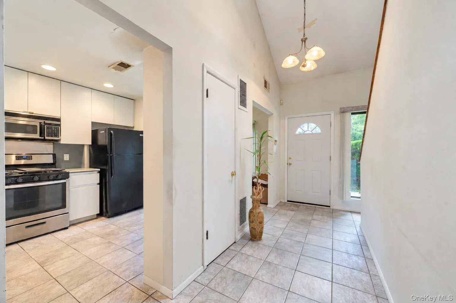 12 Hidden Pines Way, Islip, NY, 2 Bedrooms Bedrooms, 6 Rooms Rooms,2 BathroomsBathrooms,Residential,For Rent,Hidden Pines,0,1047157 12 Hidden Pines Way, Islip, NY, 2 Bedrooms Bedrooms, 6 Rooms Rooms,2 BathroomsBathrooms,Residential,For Rent,Hidden Pines,0,1047157