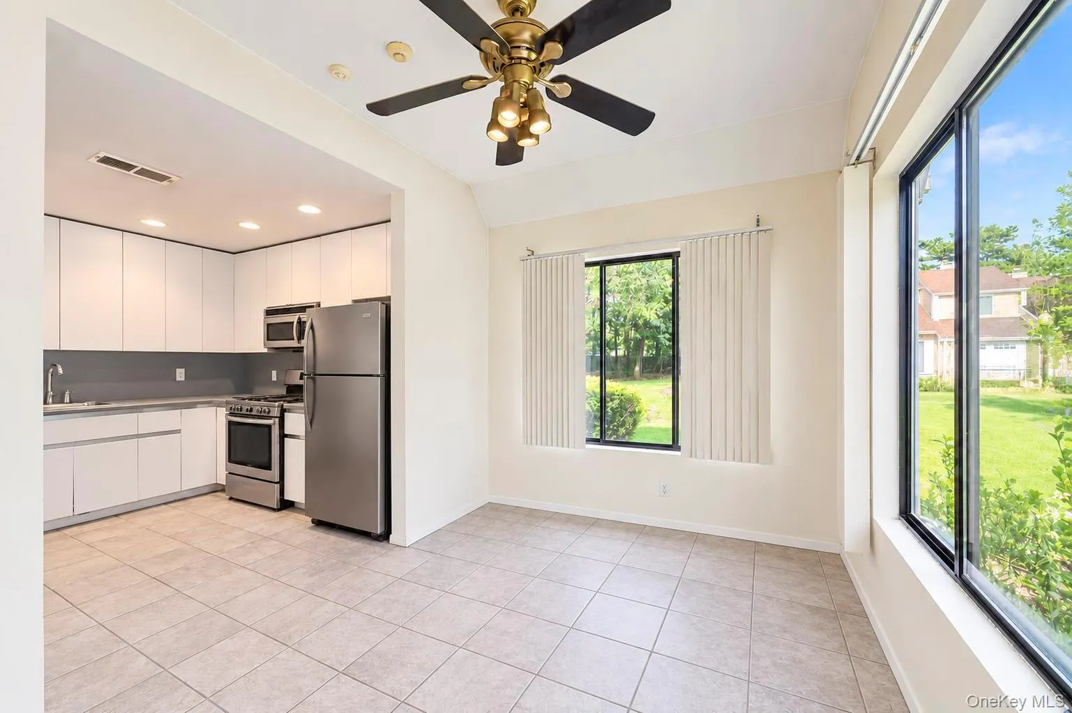 Eat in Kitchen with Appliances, Recessed Lighting and Ceiling Fan Eat in Kitchen with Appliances, Recessed Lighting and Ceiling Fan