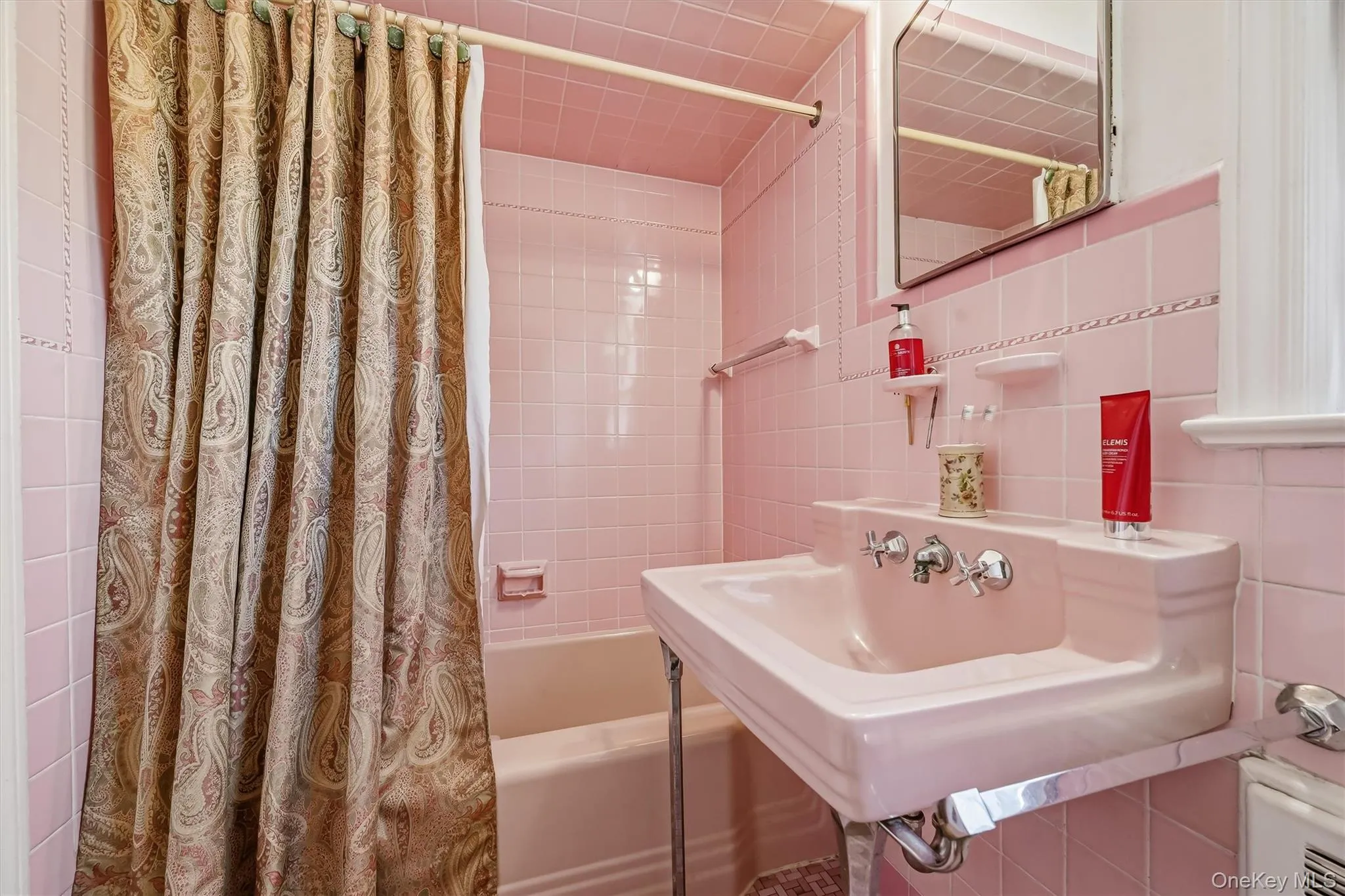 61 Maple Avenue, Ramapo, NY, 3 Bedrooms Bedrooms, 9 Rooms Rooms,2 BathroomsBathrooms,Residential,For Rent,Maple,0,1047168 61 Maple Avenue, Ramapo, NY, 3 Bedrooms Bedrooms, 9 Rooms Rooms,2 BathroomsBathrooms,Residential,For Rent,Maple,0,1047168