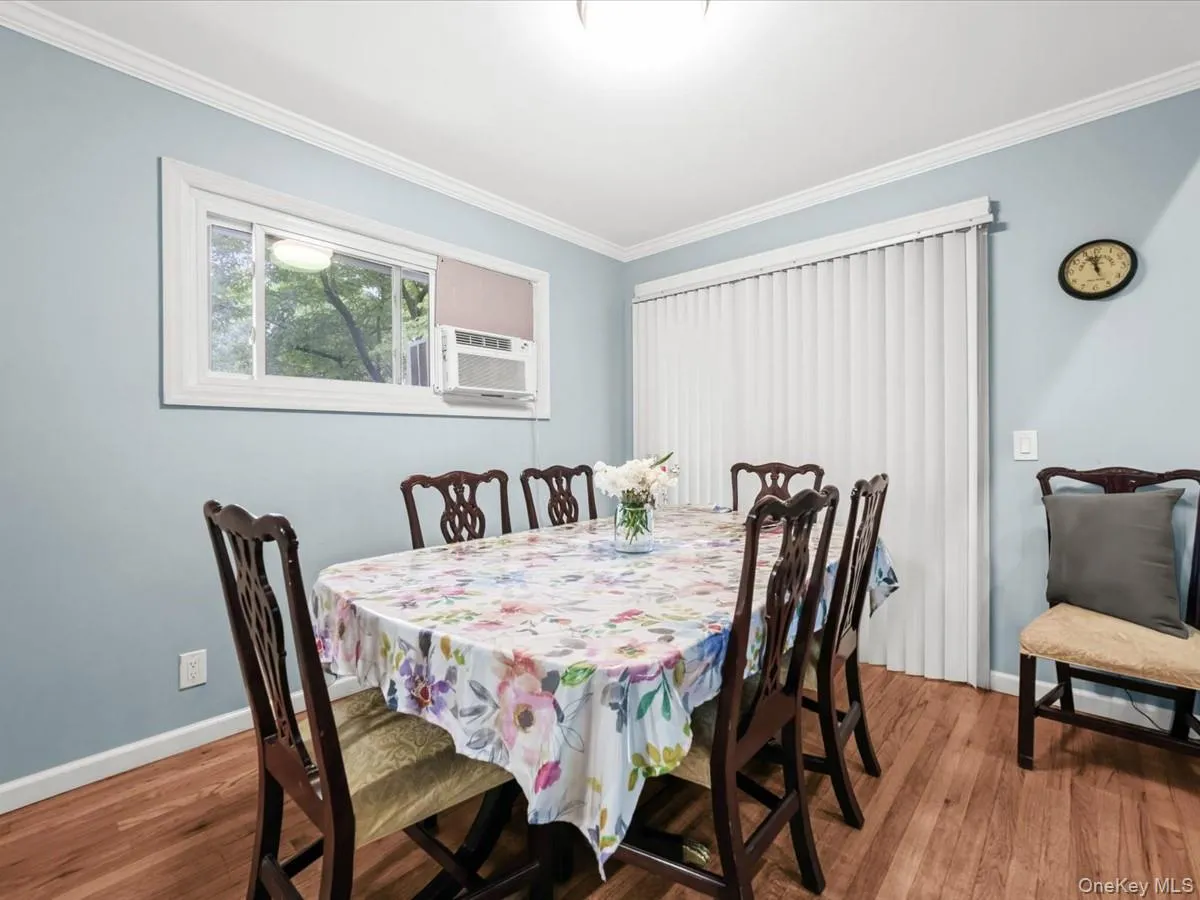 23 Hren Avenue, Huntington, NY, 4 Bedrooms Bedrooms, 8 Rooms Rooms,2 BathroomsBathrooms,Residential,For Rent,Hren,0,1047170 23 Hren Avenue, Huntington, NY, 4 Bedrooms Bedrooms, 8 Rooms Rooms,2 BathroomsBathrooms,Residential,For Rent,Hren,0,1047170