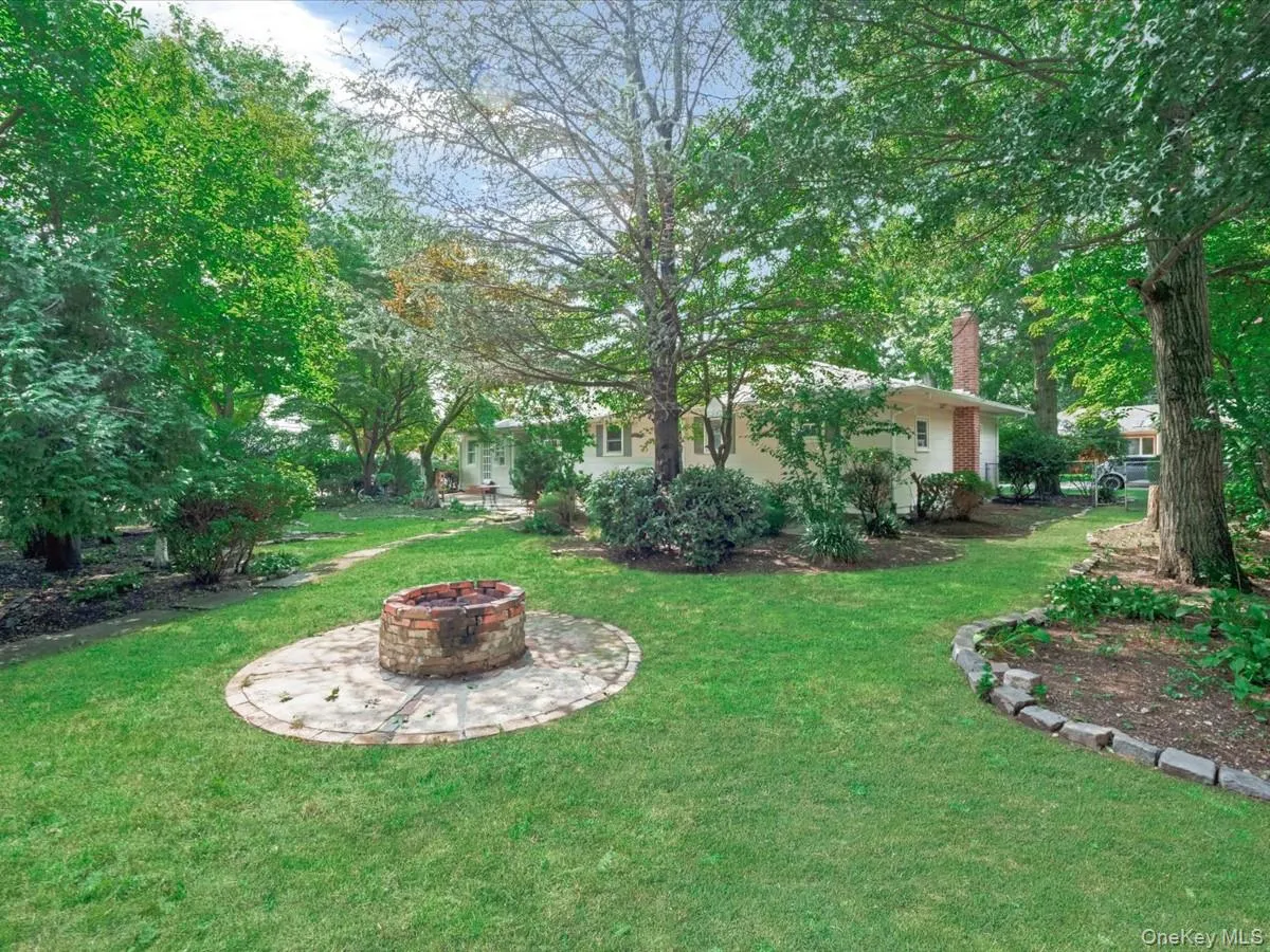 23 Hren Avenue, Huntington, NY, 4 Bedrooms Bedrooms, 8 Rooms Rooms,2 BathroomsBathrooms,Residential,For Rent,Hren,0,1047170 23 Hren Avenue, Huntington, NY, 4 Bedrooms Bedrooms, 8 Rooms Rooms,2 BathroomsBathrooms,Residential,For Rent,Hren,0,1047170