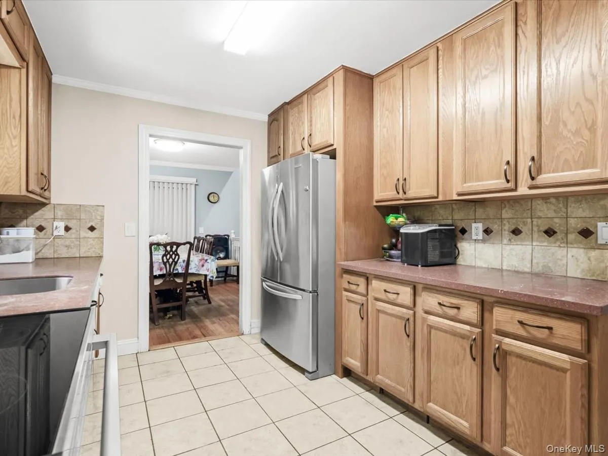 23 Hren Avenue, Huntington, NY, 4 Bedrooms Bedrooms, 8 Rooms Rooms,2 BathroomsBathrooms,Residential,For Rent,Hren,0,1047170 23 Hren Avenue, Huntington, NY, 4 Bedrooms Bedrooms, 8 Rooms Rooms,2 BathroomsBathrooms,Residential,For Rent,Hren,0,1047170